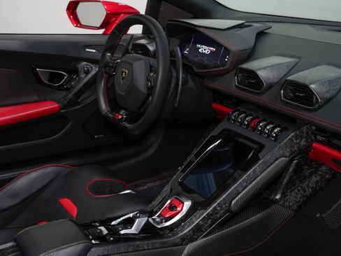 Used 2021 Lamborghini Huracan EVO AWD/4WD image 32
