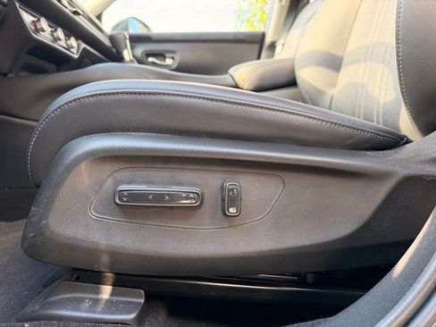 Used 2024 Honda HR-V EX-L image 8