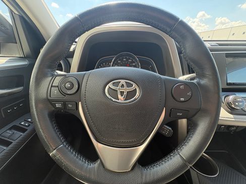 Used 2014 Toyota RAV4 Limited w/ Technology Package FWD image 10