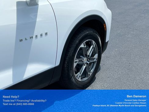 Used 2025 Chevrolet Blazer LT FWD image 23