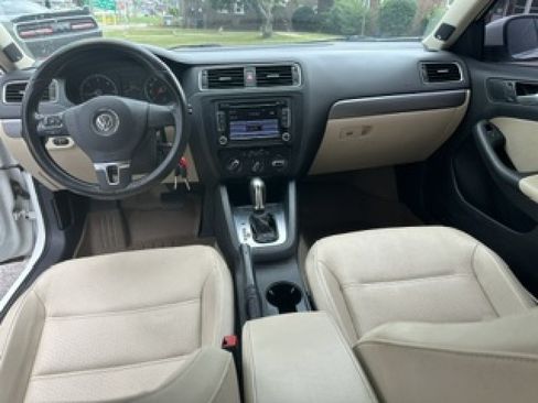 Used 2014 Volkswagen Jetta TDI FWD image 10