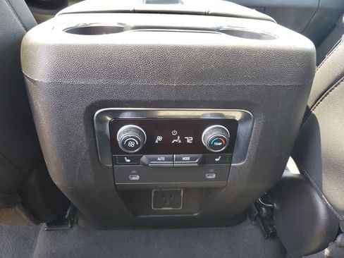 Used 2023 Chevrolet Suburban LT w/ LT Signature Package AWD/4WD image 14