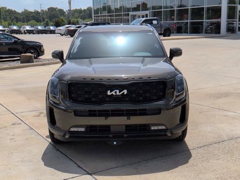 Used 2022 Kia Telluride SX w/ Nightfall Edition Package AWD/4WD image 11