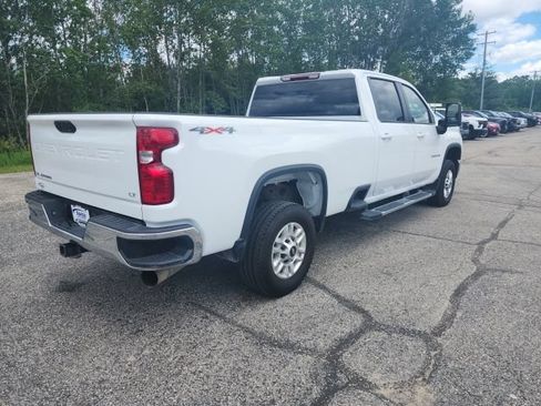 Used 2025 Chevrolet Silverado 2500 LT w/ Convenience Package AWD/4WD image 3