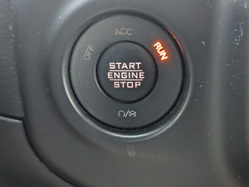 Used 2021 Jeep Gladiator Sport AWD/4WD image 10