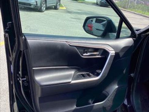 Used 2019 Toyota RAV4 XLE FWD image 12