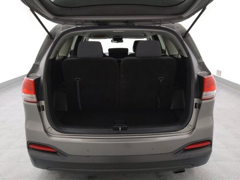 Used 2016 Kia Sorento LX w/ LX Convenience Package image 29