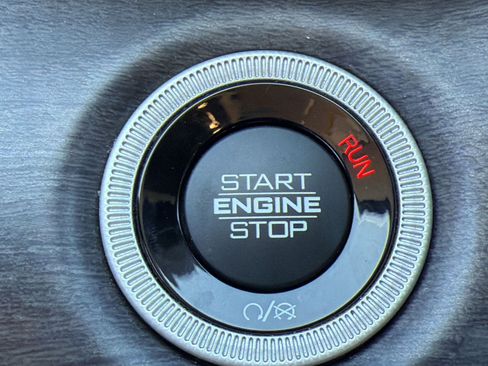 Used 2022 Jeep Grand Cherokee L Limited w/ Luxury Tech Group II image 22