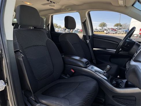 Used 2018 Dodge Journey SXT w/ Premium Group image 29