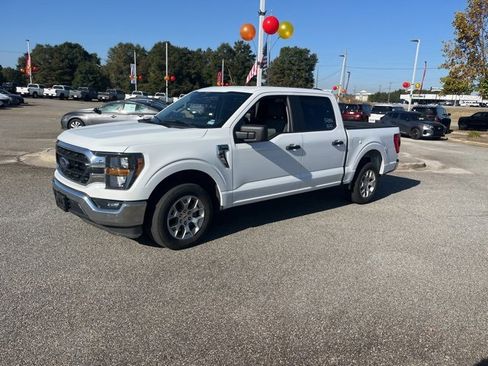 Used 2023 Ford F150 XLT image 3