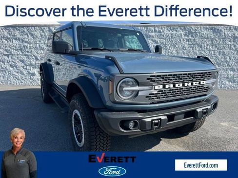 New 2025 Ford Bronco Badlands w/ Sasquatch Package AWD/4WD image 1