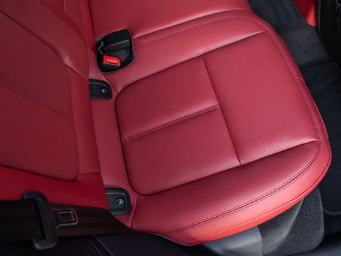 New 2026 Porsche Macan image 40