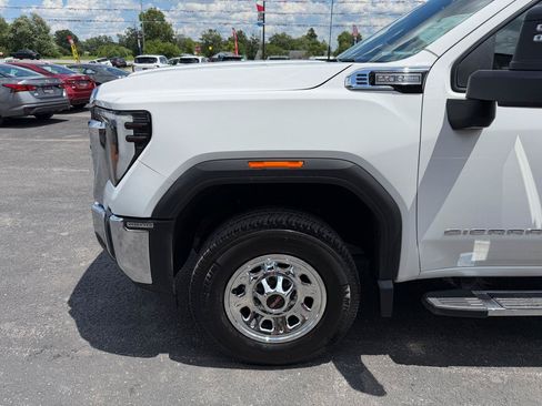 Used 2024 GMC Sierra 2500 Pro AWD/4WD image 11