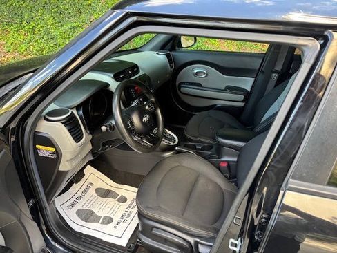 Used 2015 Kia Soul + FWD image 7