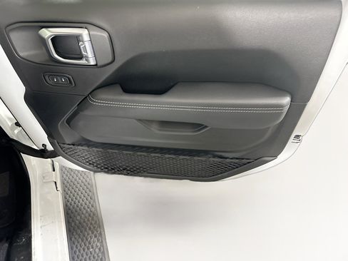 Used 2023 Jeep Wrangler Sahara w/ Cold Weather Group image 30