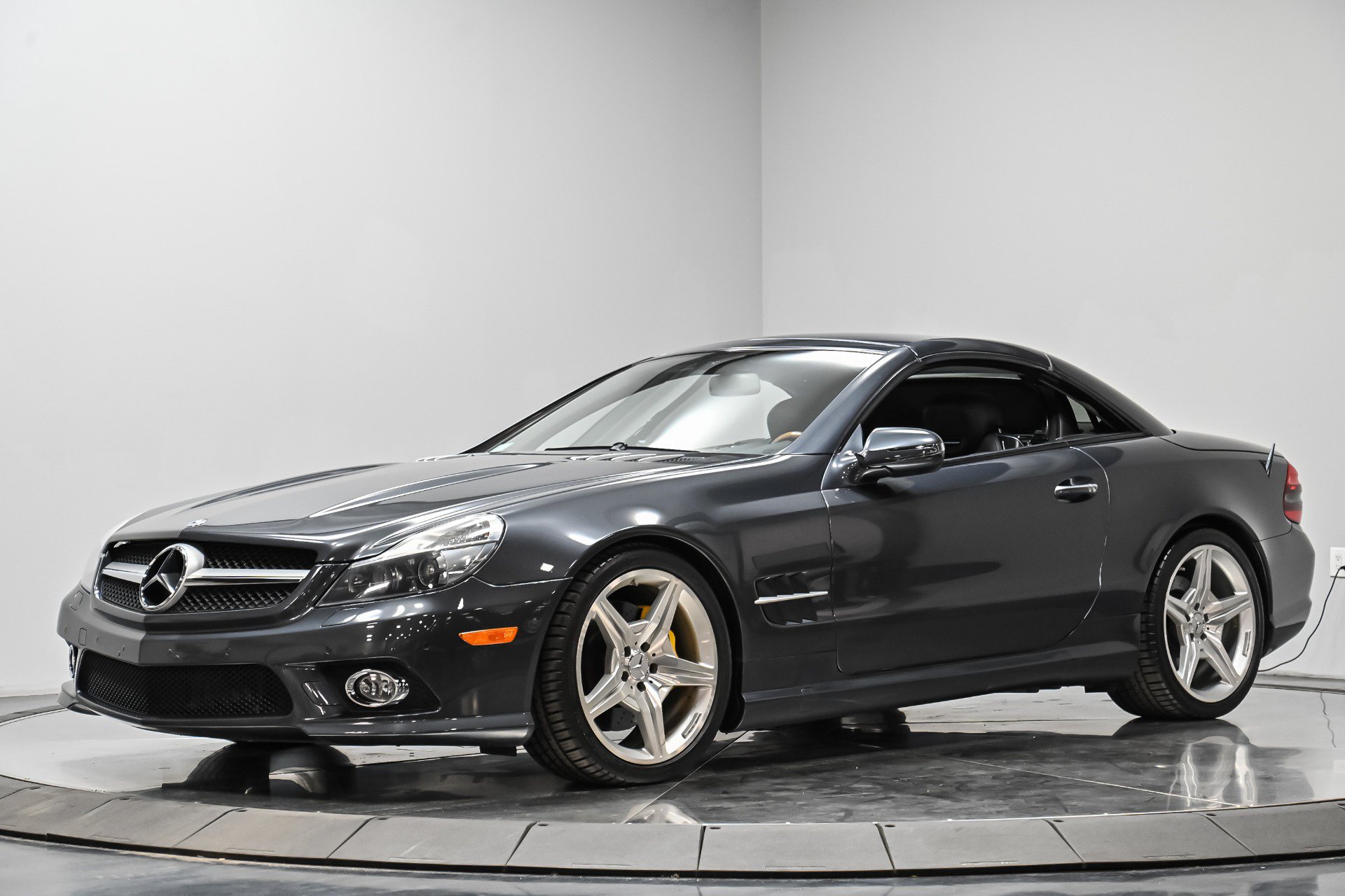 Used 2009 Mercedes-Benz SL 550 image 3