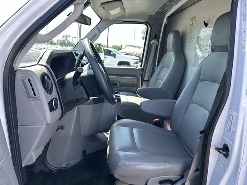 Used 2022 Ford E-350 and Econoline 350 Super Duty RWD image 29