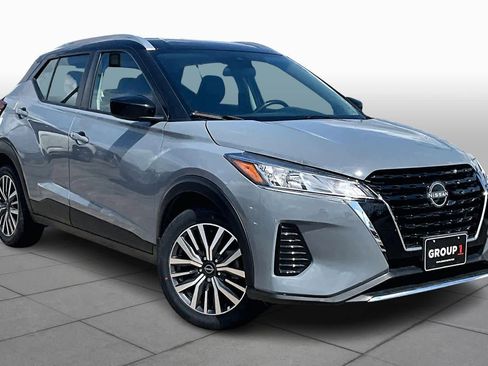 Certified 2023 Nissan Kicks SV image 3