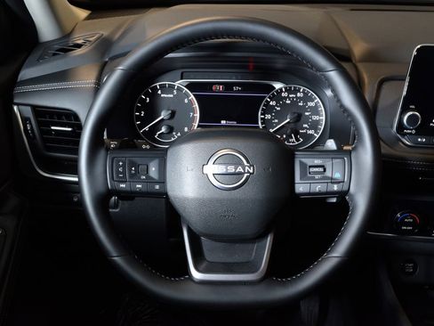 Used 2026 Nissan Rogue SV AWD/4WD image 17