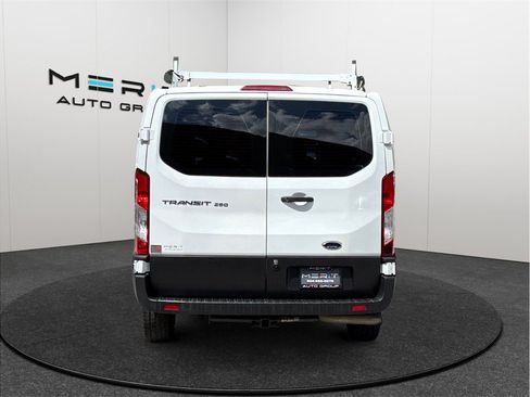 Used 2022 Ford Transit 250 130 Low Roof w/ Exterior Upgrade Package RWD image 8