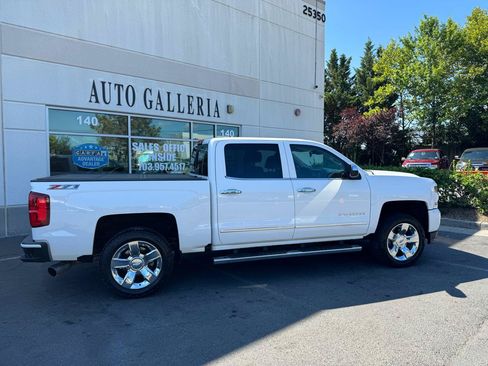 Used 2017 Chevrolet Silverado 1500 LTZ Z71 w/ LTZ Plus Package AWD/4WD image 9