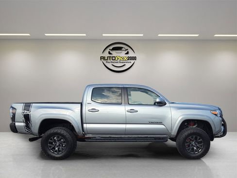 Used 2021 Toyota Tacoma SR5 image 8