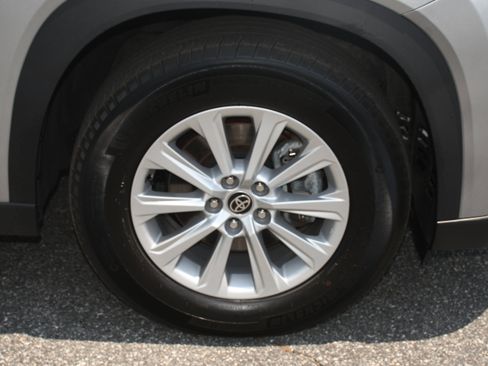 Certified 2025 Toyota Grand Highlander FWD image 21