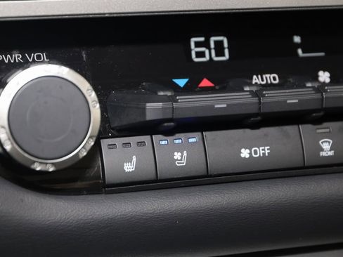 Used 2025 Toyota Tundra Platinum image 9