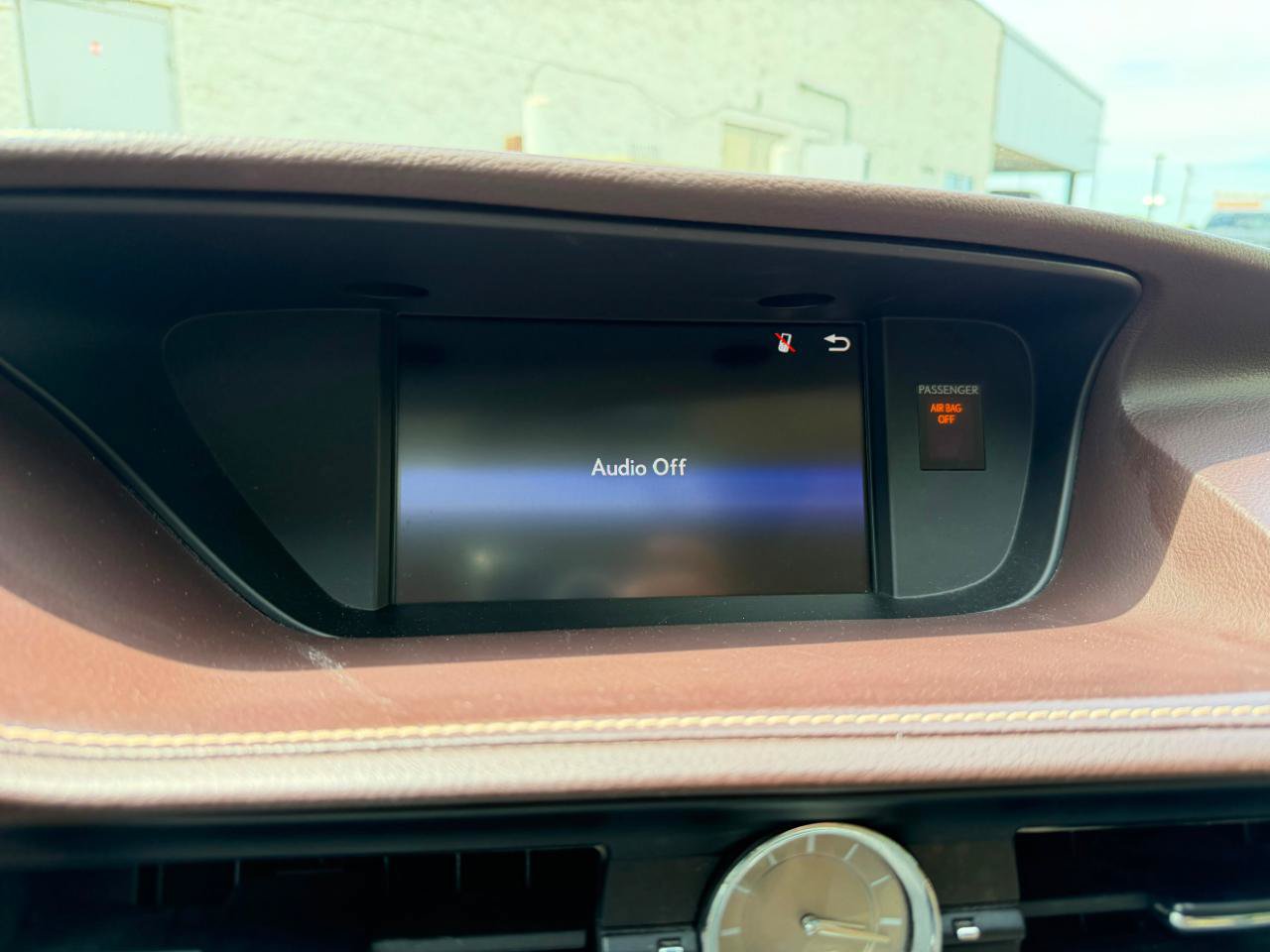 Used 2016 Lexus ES 350 w/ Premium Package w/Wood Trim FWD image 39