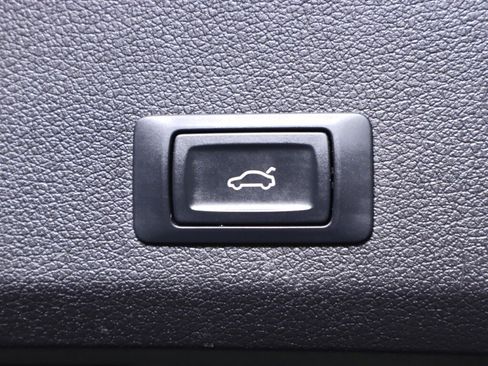 Used 2014 Audi Q7 3.0T S line Prestige w/ Technology Package image 38