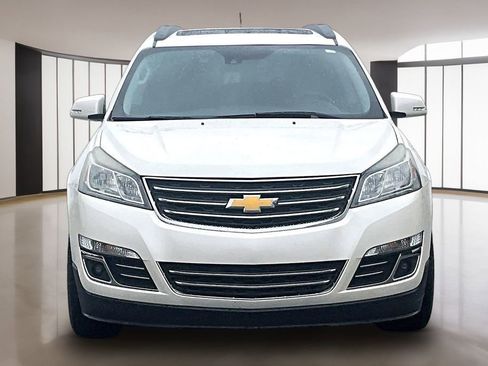 Used 2015 Chevrolet Traverse LTZ FWD image 3