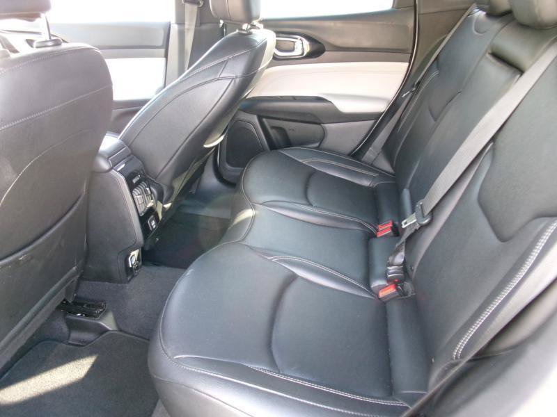 Used 2025 Jeep Compass Limited AWD/4WD image 9