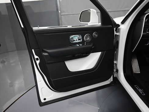 Certified 2021 Rolls-Royce Cullinan Black Badge image 14