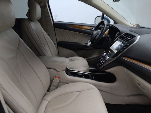 Used 2018 Lincoln MKC Select w/ Select Plus Package AWD/4WD image 21