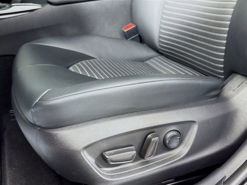 Used 2019 Toyota Camry L image 24