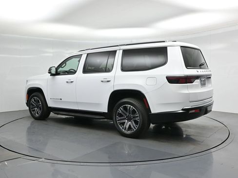 Used 2024 Jeep Wagoneer Series II w/ Flexible Seating Group image 7