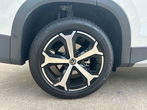 New 2026 Volkswagen Tiguan SE AWD/4WD image 26