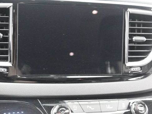 Used 2023 Chrysler Pacifica Touring-L FWD image 24