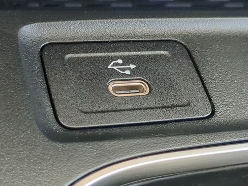 New 2025 Mercedes-Benz GLA 250 image 10