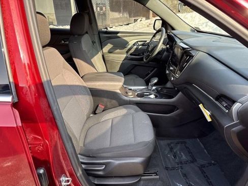 Used 2023 Chevrolet Traverse LT image 9