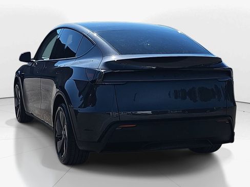 Used 2026 Tesla Model Y 2WD image 5