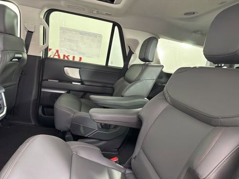 New 2025 Ford Expedition Active image 17