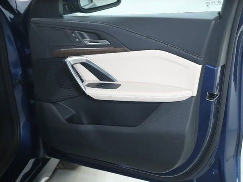 Used 2025 BMW X1 xDrive28i w/ Technology Package image 38