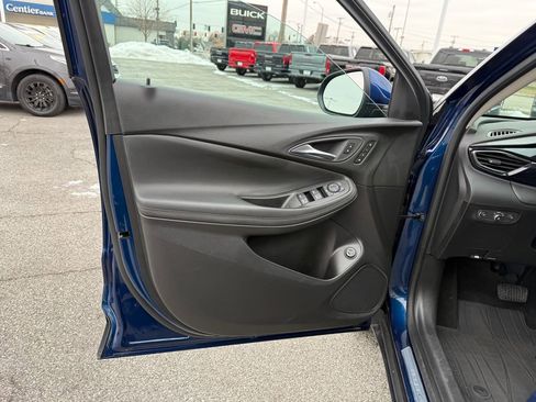 Used 2023 Buick Encore GX Essence w/ Experience Buick Package image 28