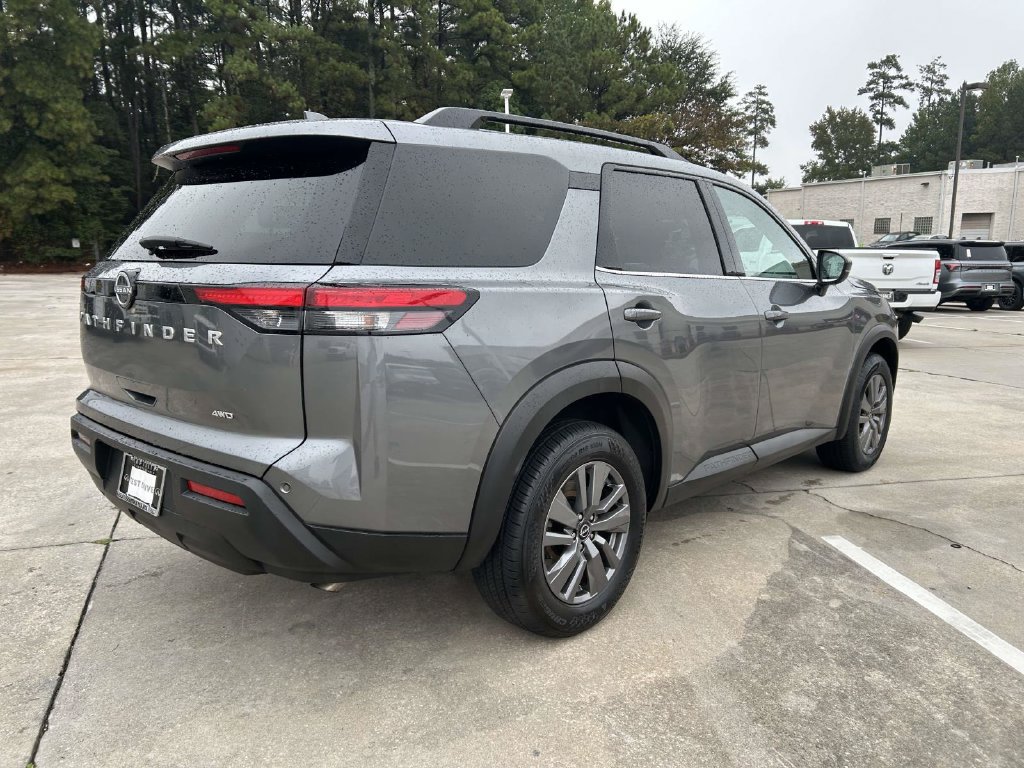 Used 2025 Nissan Pathfinder SV AWD/4WD image 3