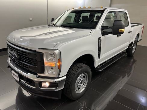 New 2026 Ford F250 XL w/ XL Chrome Package image 3