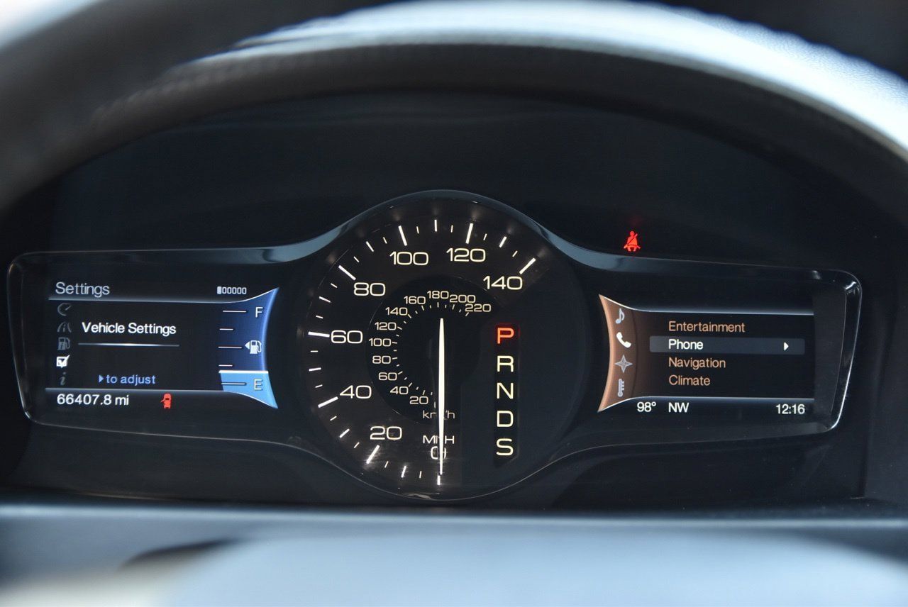 Used 2013 Lincoln MKX FWD image 25