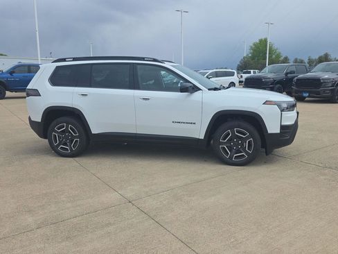 New 2026 Jeep Cherokee Laredo AWD/4WD image 8