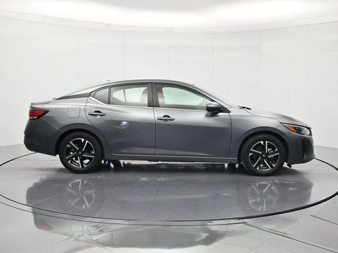 Used 2024 Nissan Sentra SV FWD image 4