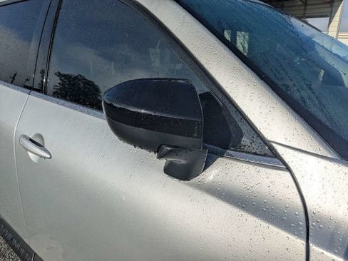 Used 2025 Nissan Pathfinder S FWD image 11
